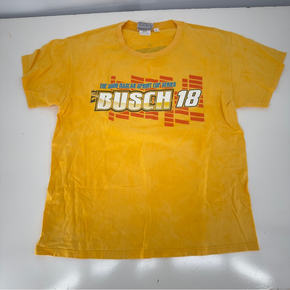 Vintage Winners Circle Kyle Busch NASCAR Yellow T Shirt Sz Large Mens